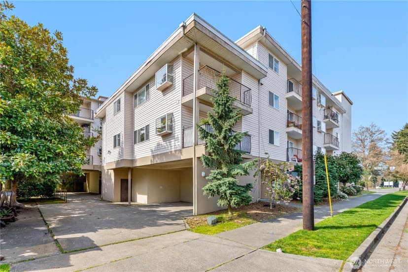 Property photo for 12056 15th Avenue NE #404, Seattle photo 28