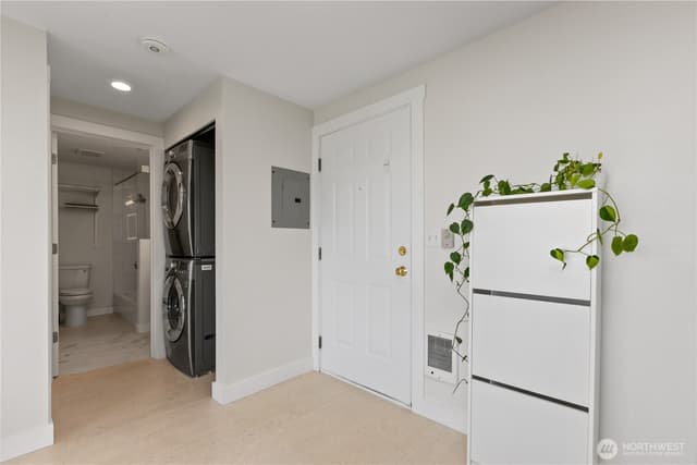 Property photo for 12056 15th Avenue NE #404, Seattle photo 3