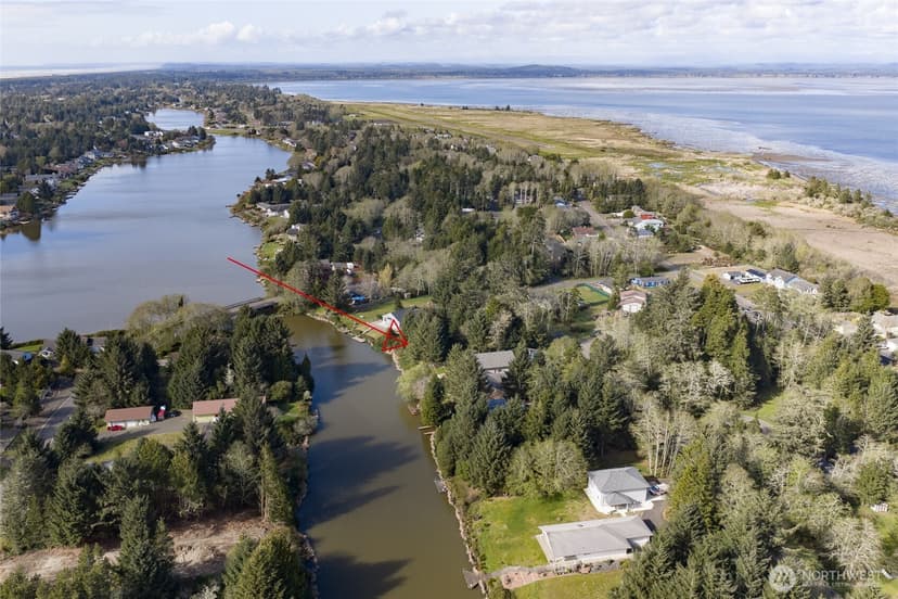 Property photo for 189 Duck Lake Drive NE, Ocean Shores photo 16