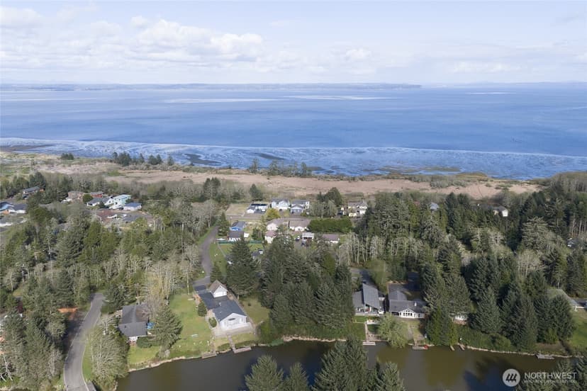 Property photo for 189 Duck Lake Drive NE, Ocean Shores photo 21