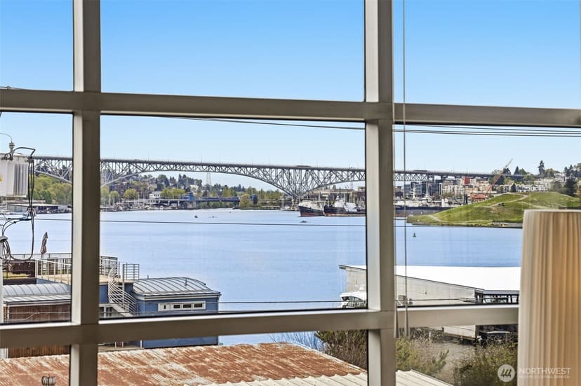 Property photo for 2364 Fairview Avenue E #8, Seattle photo 4