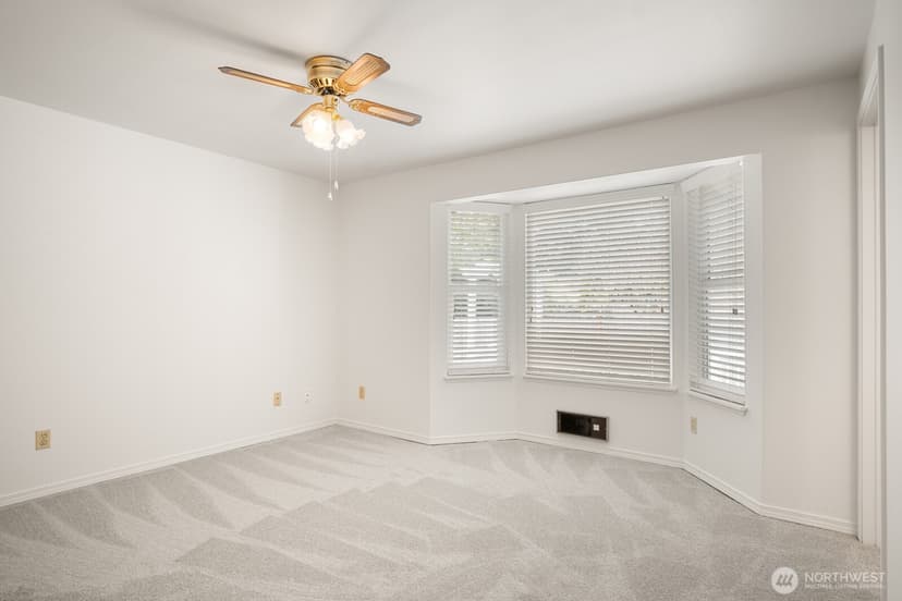 Property photo for 26711 218th Avenue SE, Maple Valley photo 10