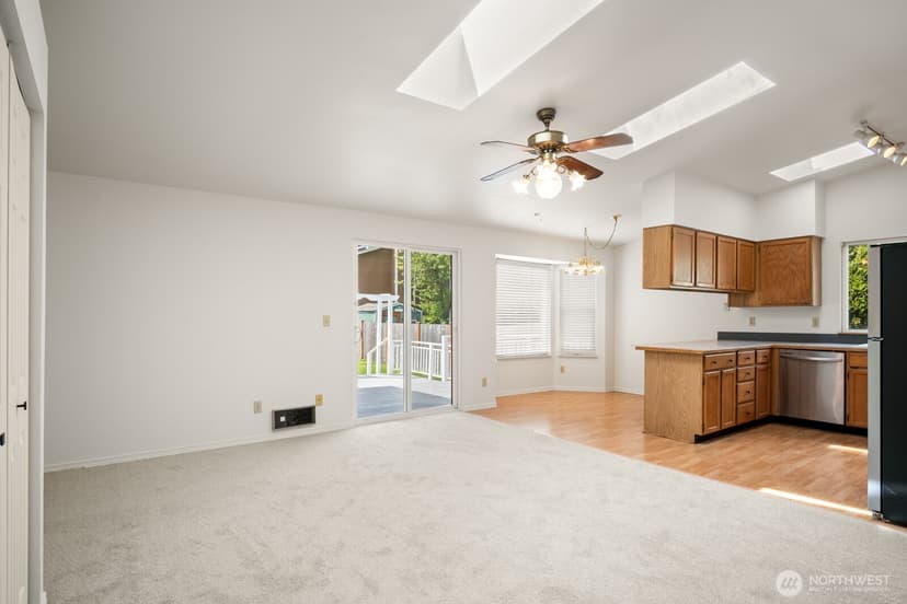 Property photo for 26711 218th Avenue SE, Maple Valley photo 5