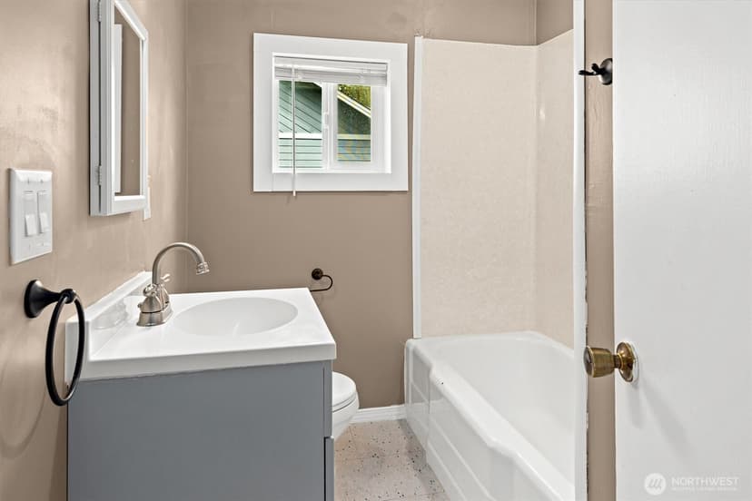 Property photo for 9055 Yakima Avenue, Tacoma photo 14