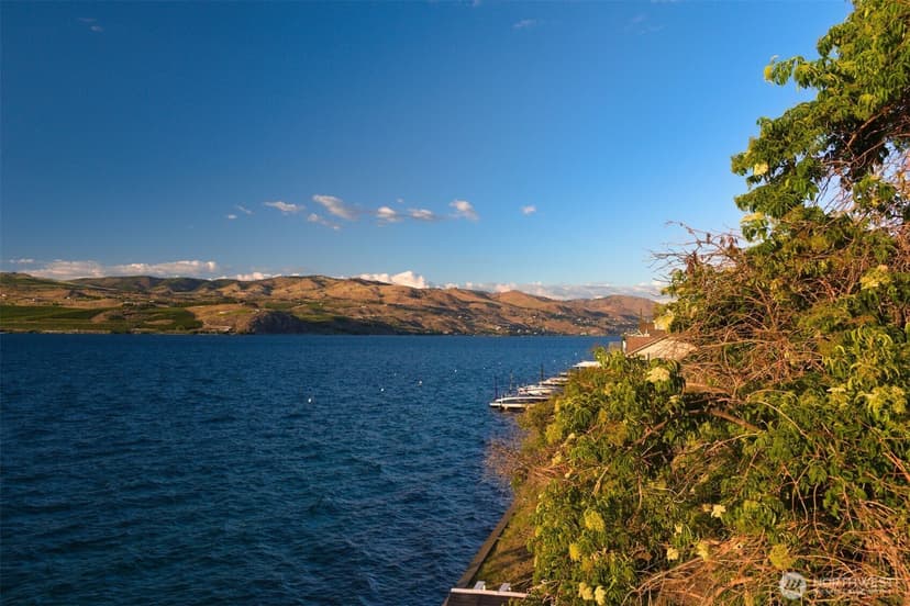 Property photo for 2650 S Lakeshore Road, Chelan photo 4