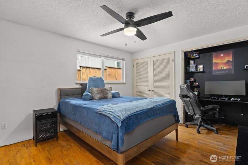 Property photo for 7506 66th Avenue W, Lakewood photo 19
