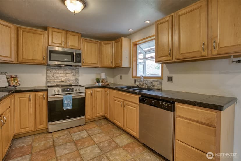Property photo for 175 Jib Street NW, Ocean Shores photo 7