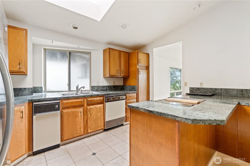 Property photo for 11150 Champagne Point Road NE, Kirkland photo 13