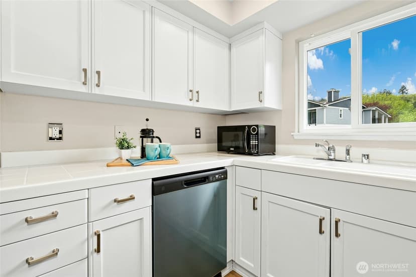 Property photo for 250 NW Dogwood Street #C201, Issaquah photo 11