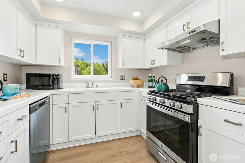 Property photo for 250 NW Dogwood Street #C201, Issaquah photo 10
