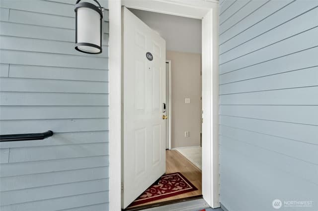 Property photo for 250 NW Dogwood Street #C201, Issaquah photo 3