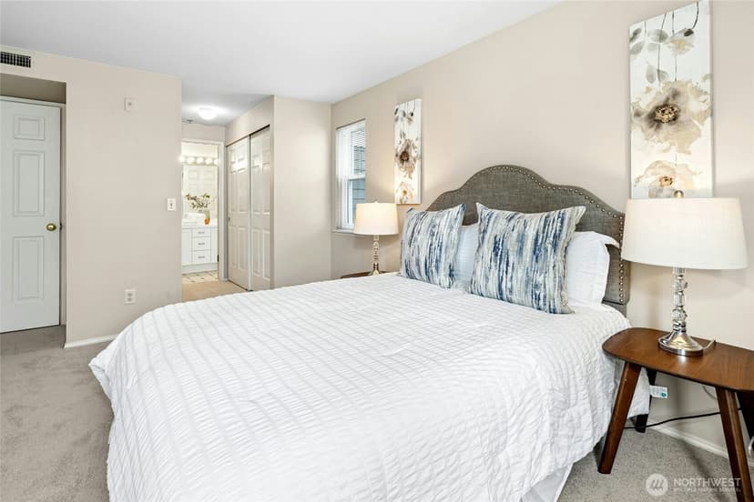 Property photo for 250 NW Dogwood Street #C201, Issaquah photo 14