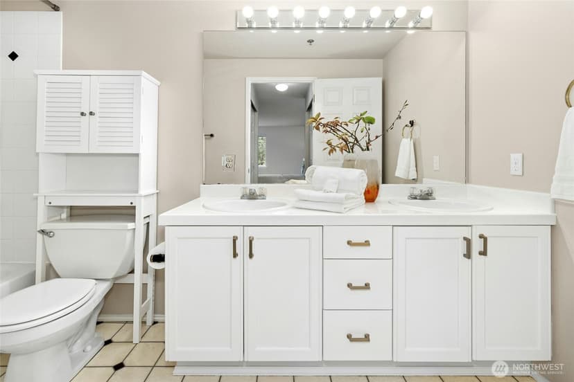Property photo for 250 NW Dogwood Street #C201, Issaquah photo 16