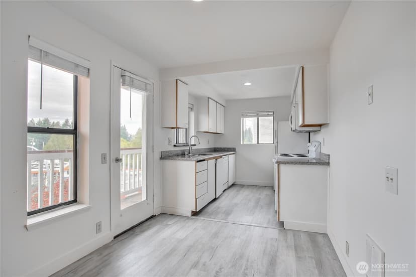 Property photo for 29645 18th Avenue S #C204, Federal Way photo 4