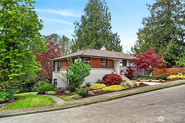 Property photo for 8683 Island Drive S, Seattle photo 2