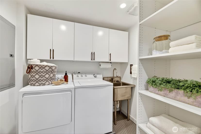 Property photo for 8683 Island Drive S, Seattle photo 24
