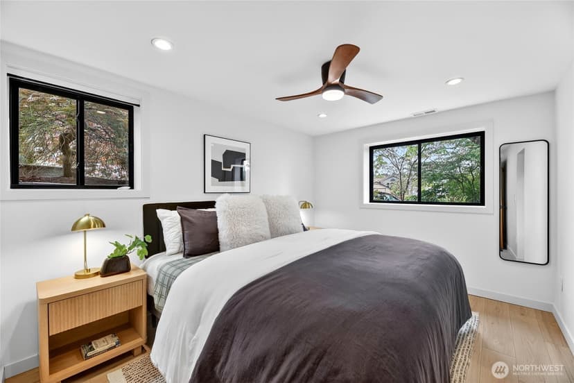 Property photo for 8683 Island Drive S, Seattle photo 16