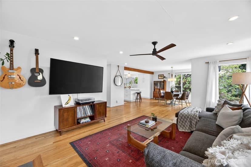Property photo for 8683 Island Drive S, Seattle photo 4