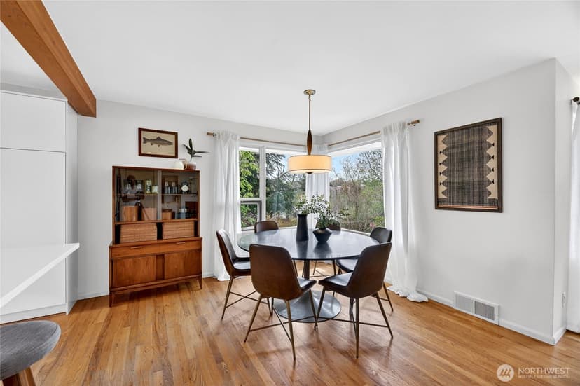 Property photo for 8683 Island Drive S, Seattle photo 6
