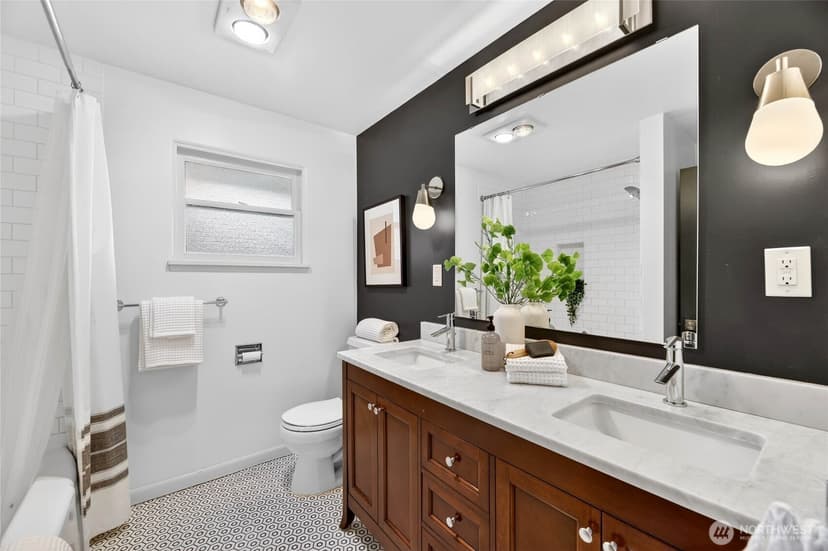 Property photo for 8683 Island Drive S, Seattle photo 13