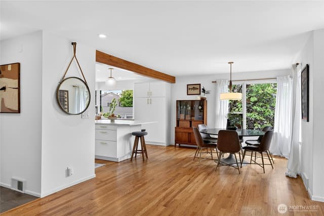 Property photo for 8683 Island Drive S, Seattle photo 5