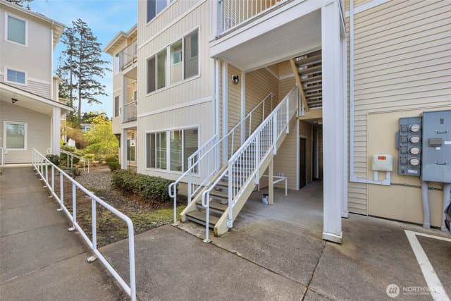 Property photo for 14915 38th Drive SE #GG3025, Bothell photo 2