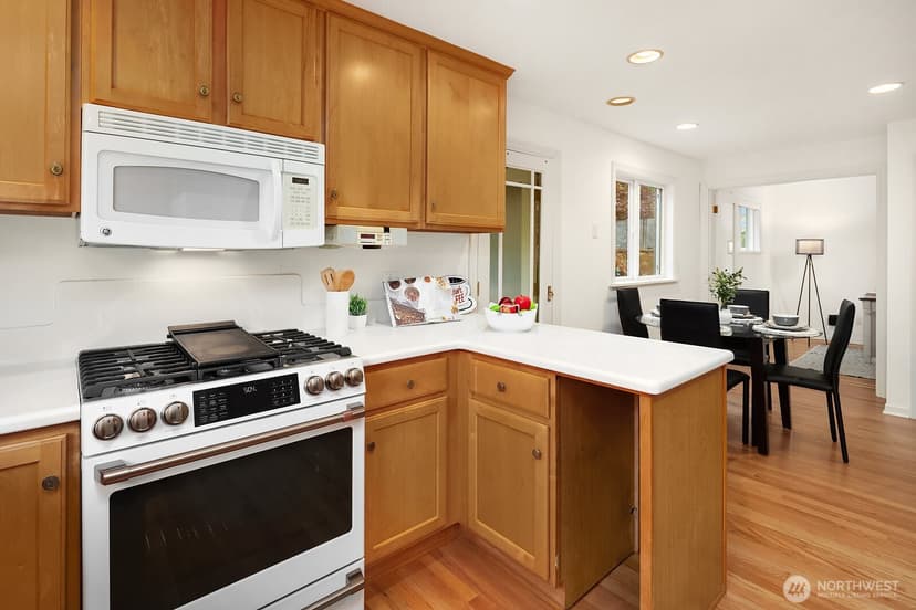 Property photo for 3003 50th Avenue SW, Seattle photo 15
