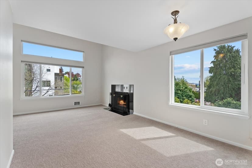 Property photo for 1109 N Allen Place #205, Seattle photo 8