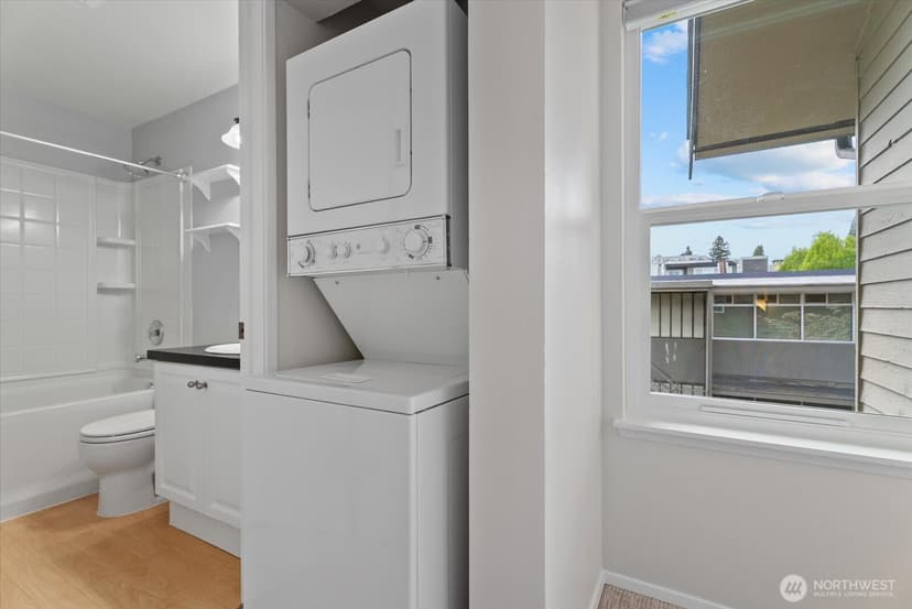 Property photo for 1109 N Allen Place #205, Seattle photo 12