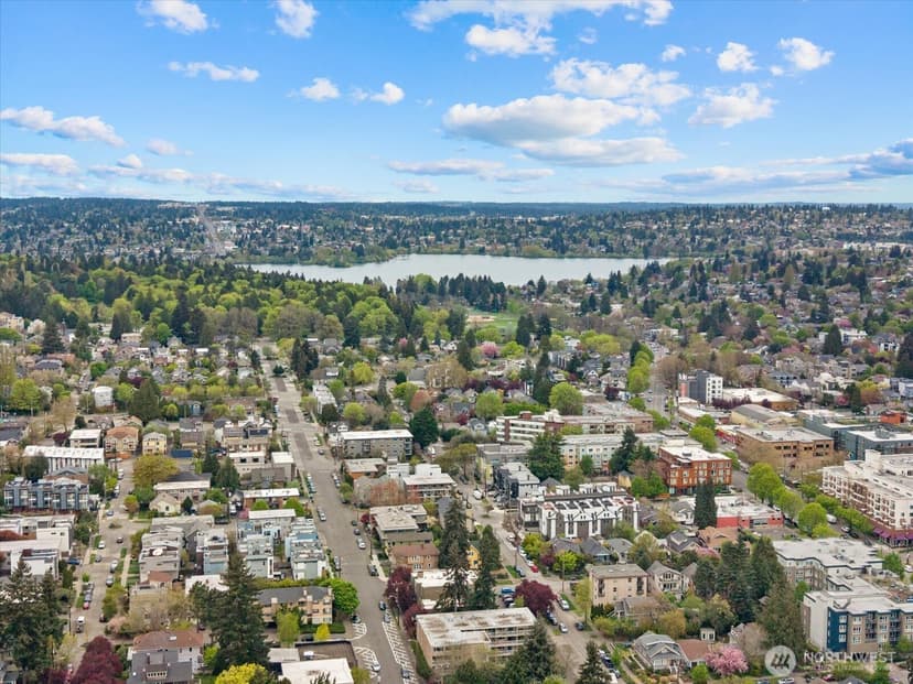 Property photo for 1109 N Allen Place #205, Seattle photo 24