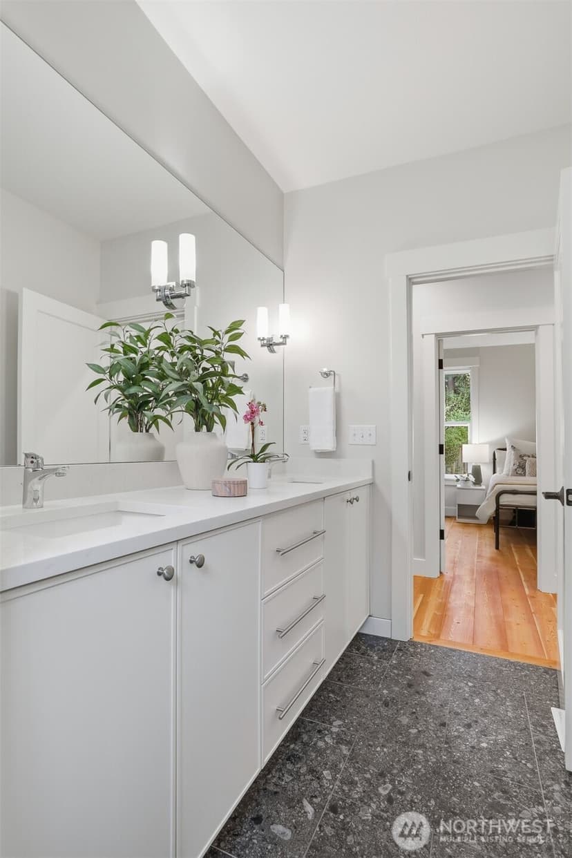 Property photo for 2327 NE 127th Street #B, Seattle photo 27