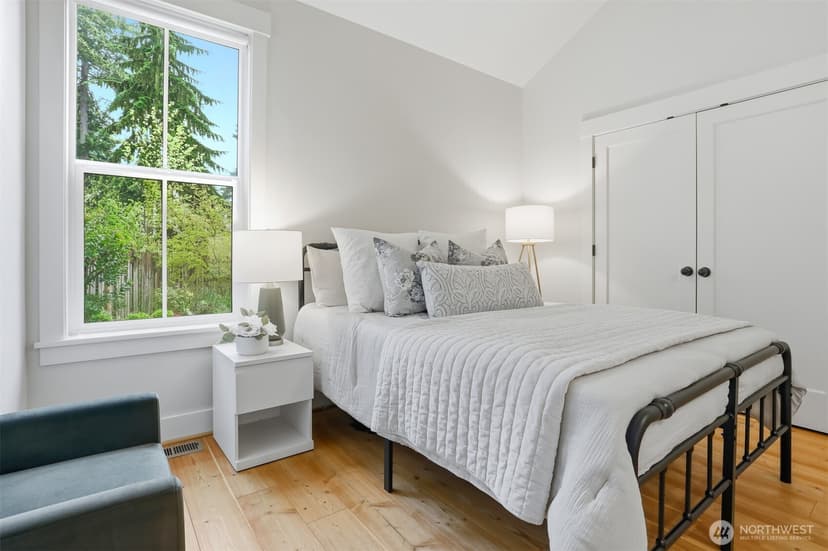 Property photo for 2327 NE 127th Street #B, Seattle photo 28
