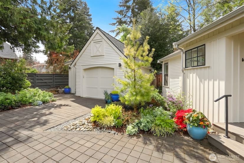 Property photo for 2327 NE 127th Street #B, Seattle photo 36