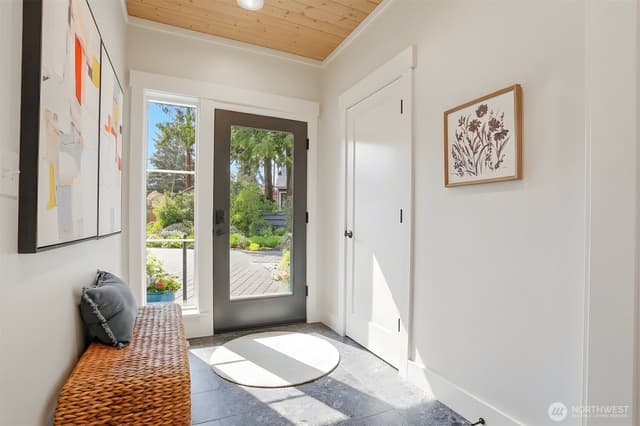 Property photo for 2327 NE 127th Street #B, Seattle photo 4