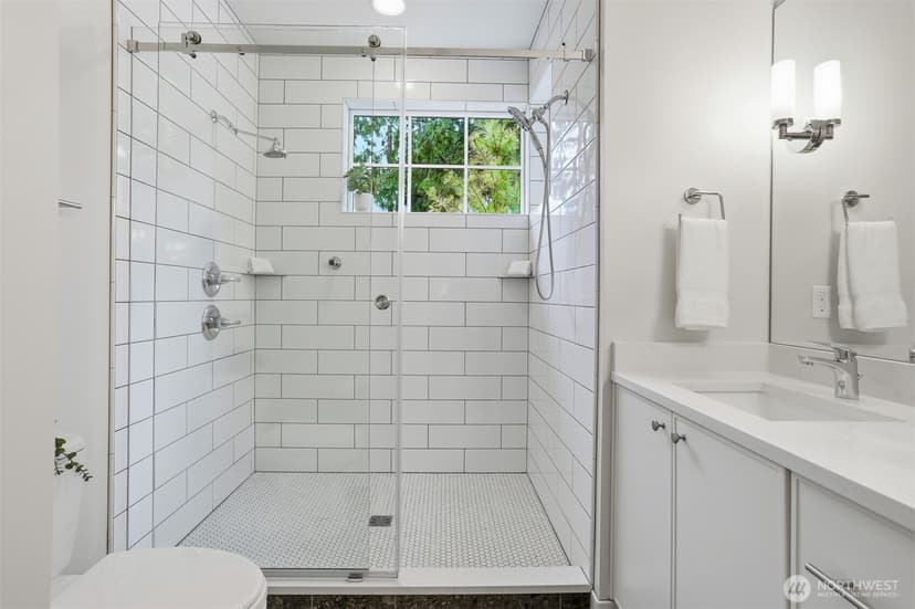 Property photo for 2327 NE 127th Street #B, Seattle photo 25