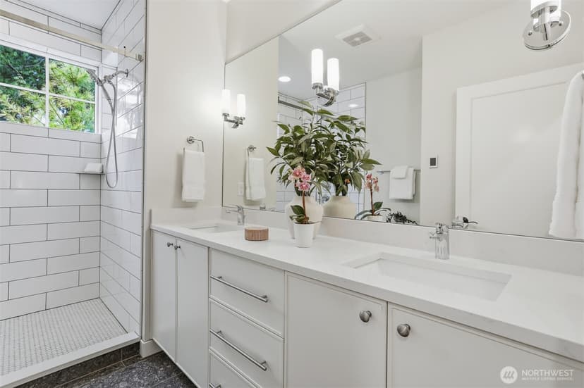 Property photo for 2327 NE 127th Street #B, Seattle photo 26
