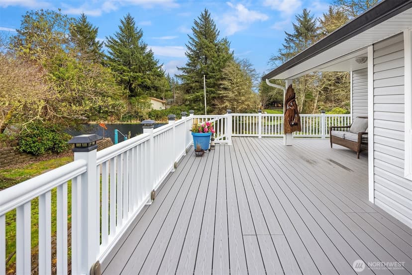 Property photo for 646 Island Cir SE, Ocean Shores photo 9