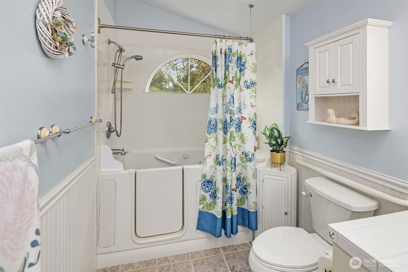 Property photo for 646 Island Cir SE, Ocean Shores photo 14