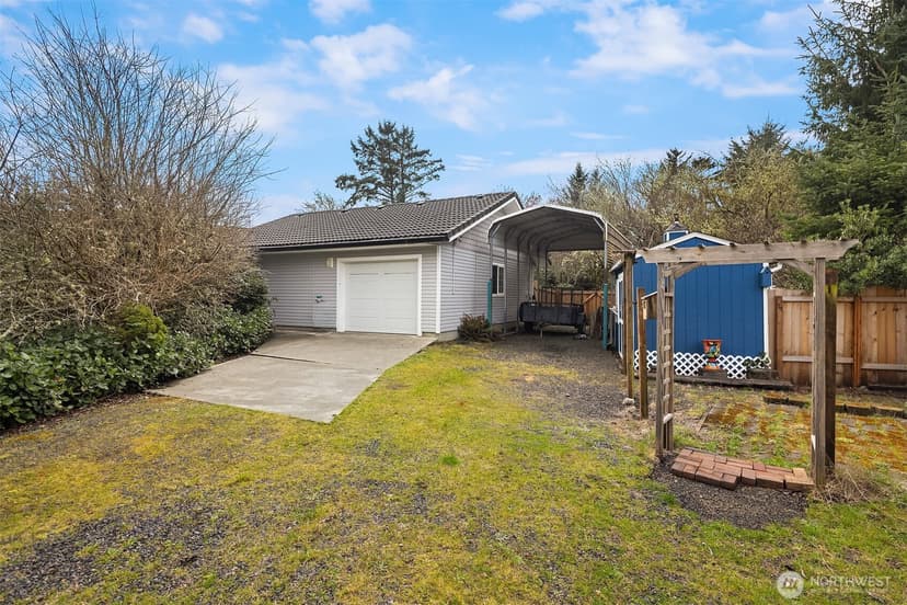 Property photo for 646 Island Cir SE, Ocean Shores photo 33