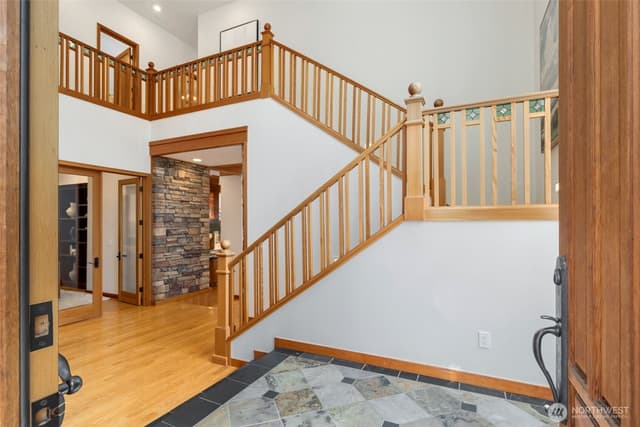 Property photo for 8551 NE Juanita Drive, Kirkland photo 4