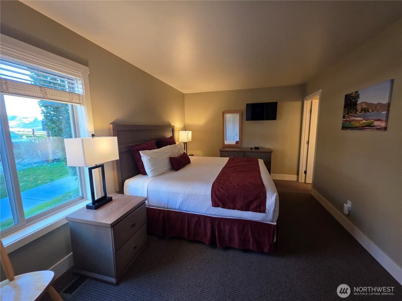 Property photo for 1 Lakeside 714-I, Manson photo 10