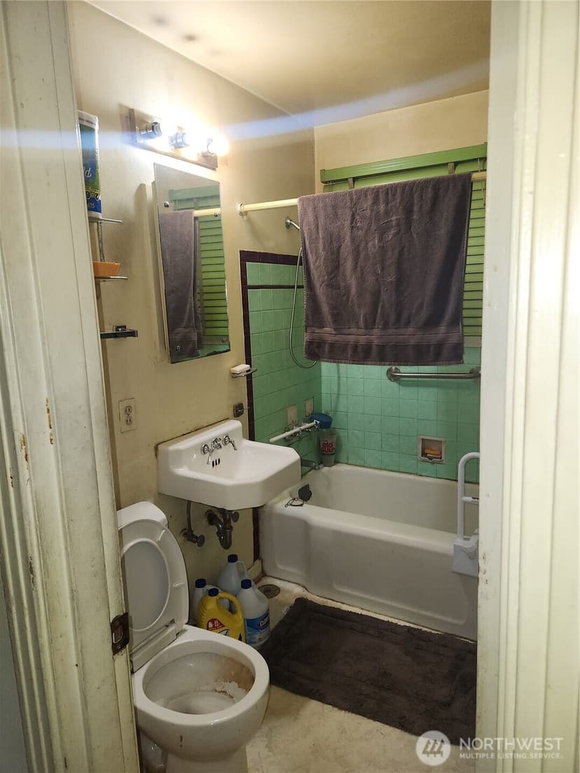 Property photo for 3740 S 142nd Street, Tukwila photo 14