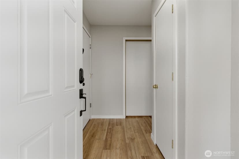 Property photo for 13004 58th Avenue NE, Marysville photo 4