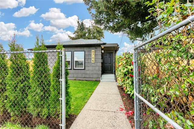Property photo for 8706 Durango Street SW, Lakewood photo 2