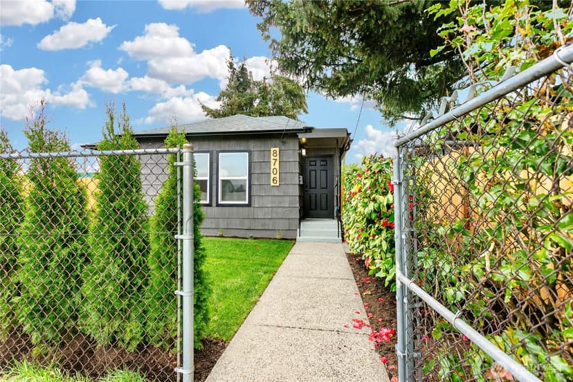 Property photo for 8706 Durango Street SW, Lakewood photo 2