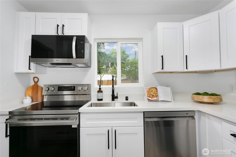 Property photo for 8706 Durango Street SW, Lakewood photo 16