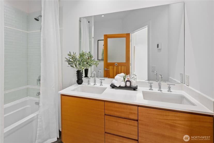 Property photo for 3451 10th Avenue W, Seattle photo 28