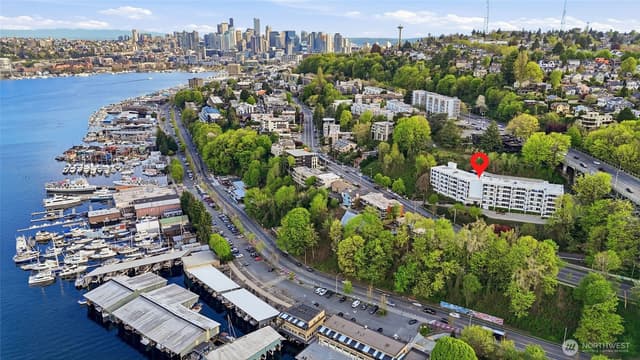 Property photo for 2565 Dexter Avenue N #103, Seattle