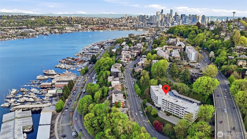 Property photo for 2565 Dexter Avenue N #103, Seattle photo 34