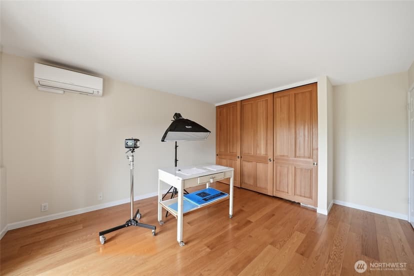 Property photo for 2565 Dexter Avenue N #103, Seattle photo 25